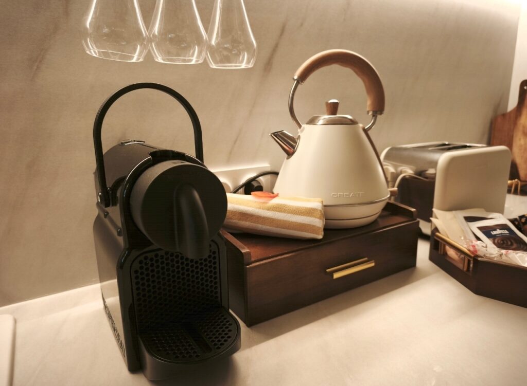 Nespresso, bouilloire, grille-pain