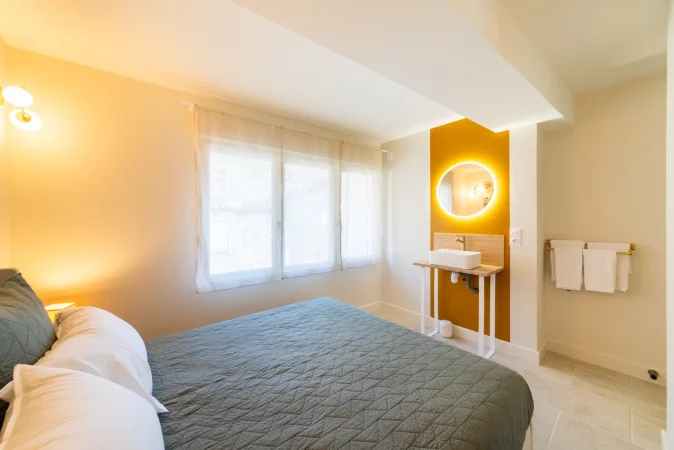 lavabo-chambre-autonome-luxe.webp